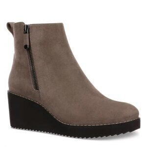 Style & Co Sayylor Wedge booties taupe - 6.5